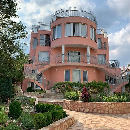 Sunray Guest House, Private Rooms & Apartment With Lovely Sea View Varna Exterior photo
