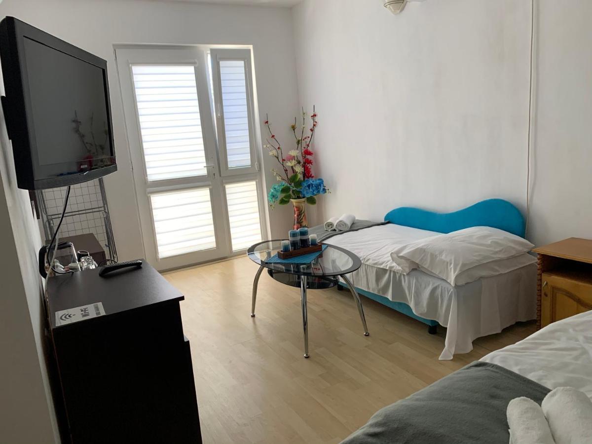 Sunray Guest House, Private Rooms & Apartment With Lovely Sea View Varna Exterior photo