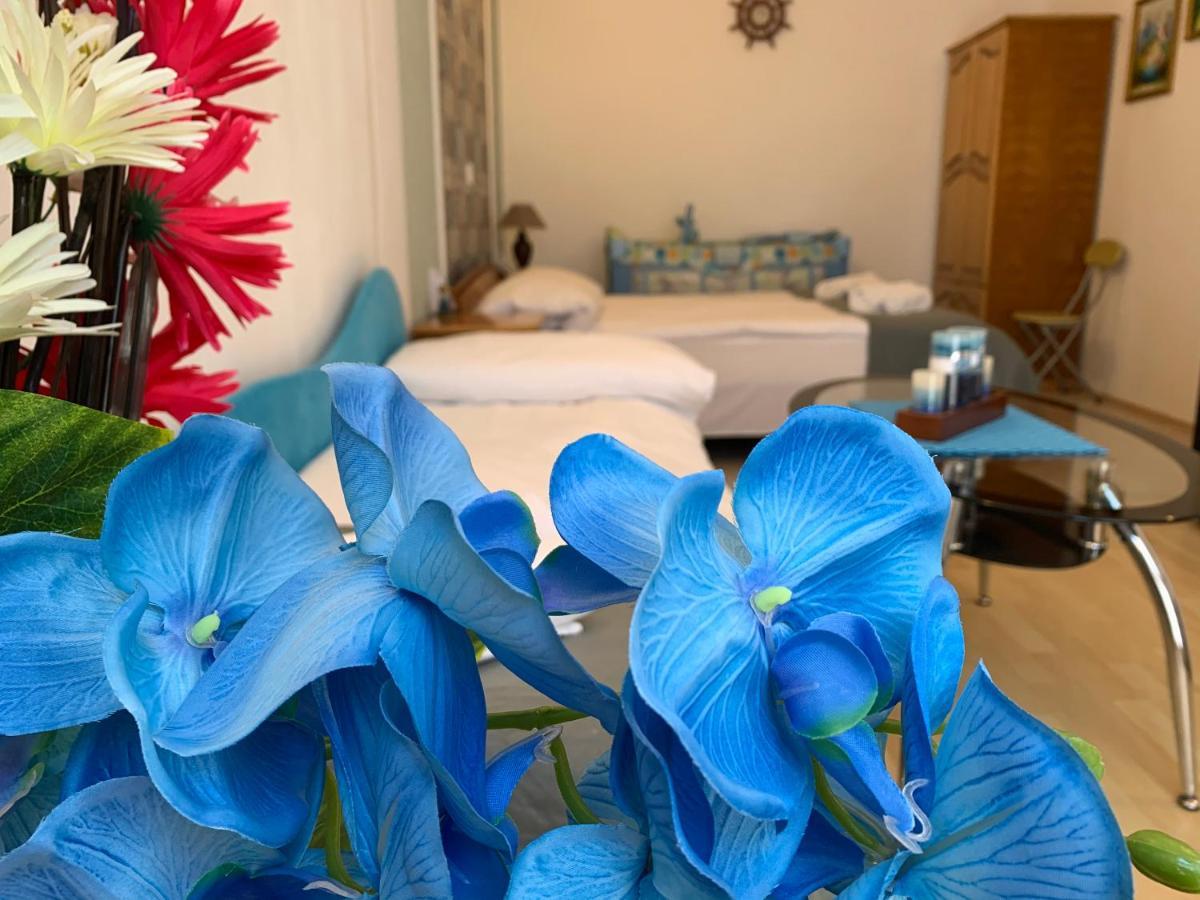 Sunray Guest House, Private Rooms & Apartment With Lovely Sea View Varna Exterior photo