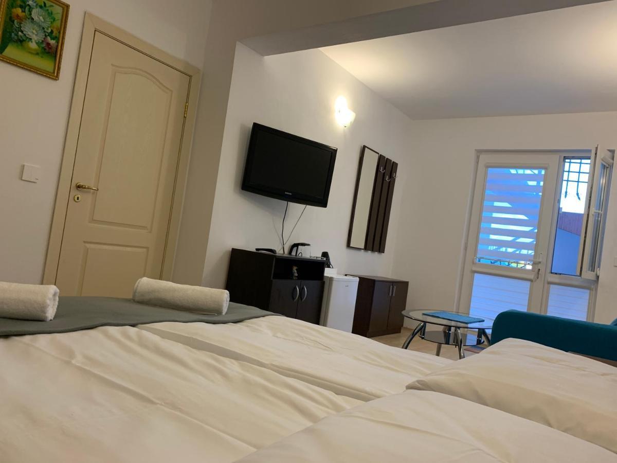 Sunray Guest House, Private Rooms & Apartment With Lovely Sea View Varna Exterior photo