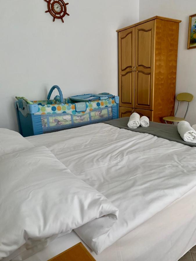 Sunray Guest House, Private Rooms & Apartment With Lovely Sea View Varna Exterior photo