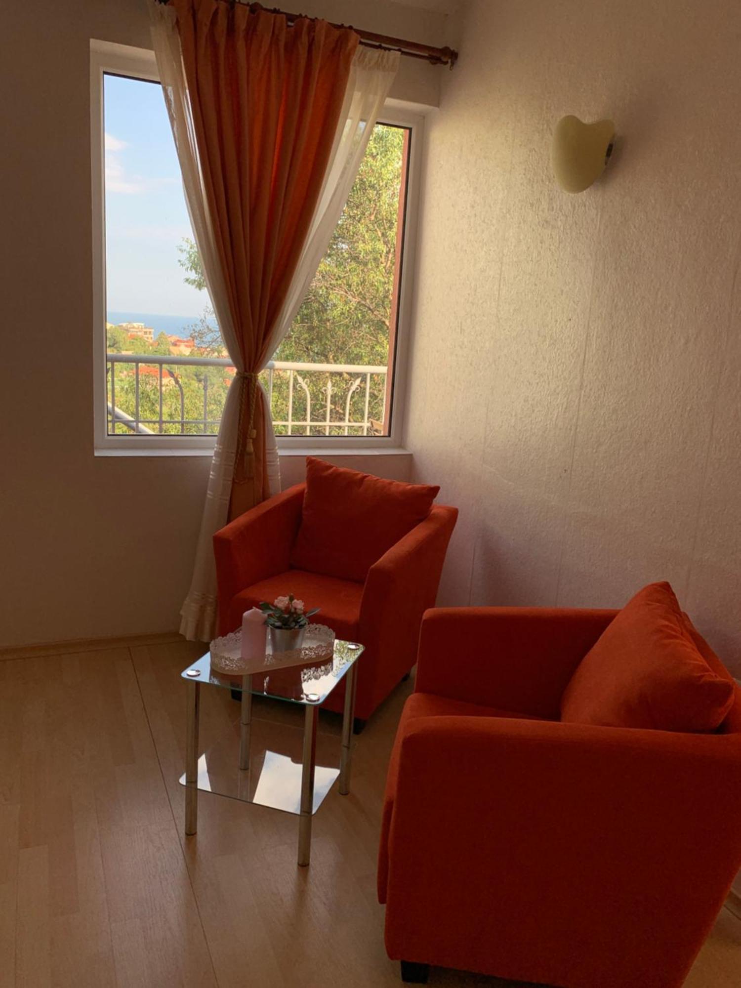 Sunray Guest House, Private Rooms & Apartment With Lovely Sea View Varna Exterior photo